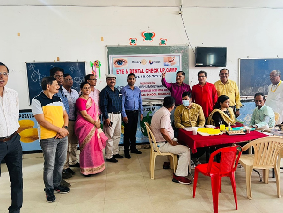 Volunteers and Rotarians at the eye and dental check-up camp.